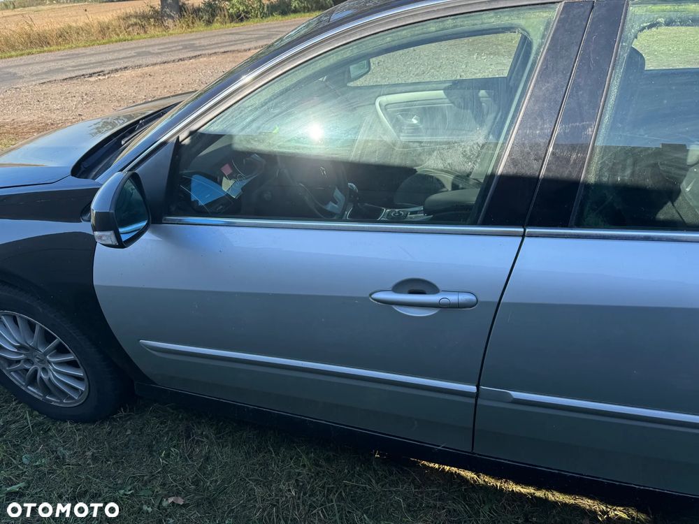 Drzwi przednie lewe Renault Laguna III TED69