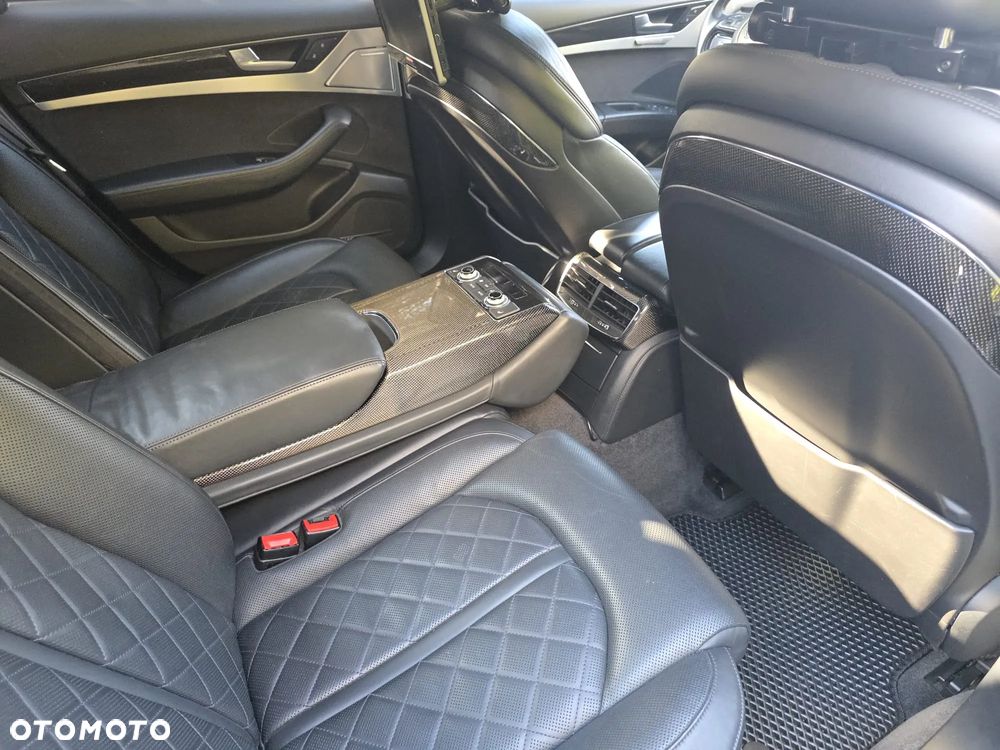 Audi S8 - 5