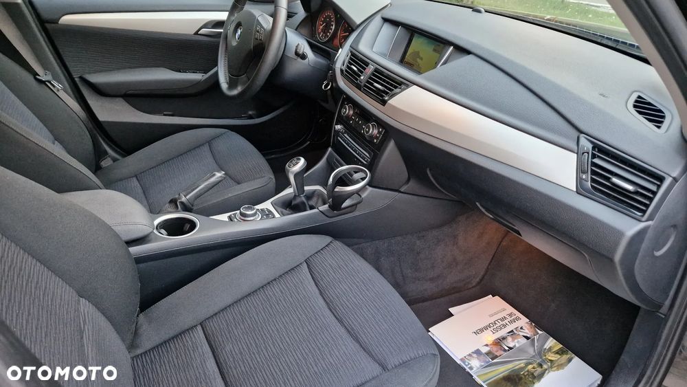 BMW X1 sDrive18i xLine - 19