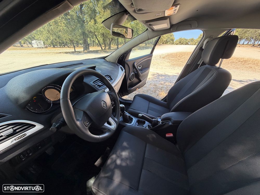 Renault Mégane 1.5 dCi Dynamique - 13