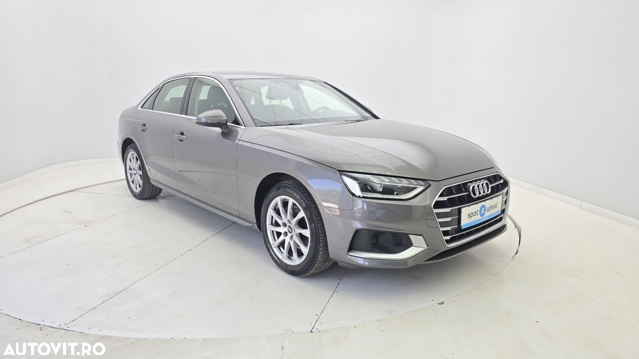 Audi A4 30 TDI S tronic MHEV Basic - 4