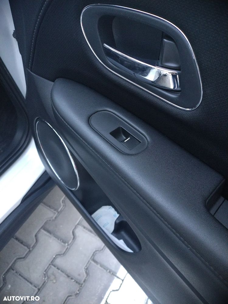 Honda HR-V 1.5 i-VTEC 4x2 CVT Executive - 29