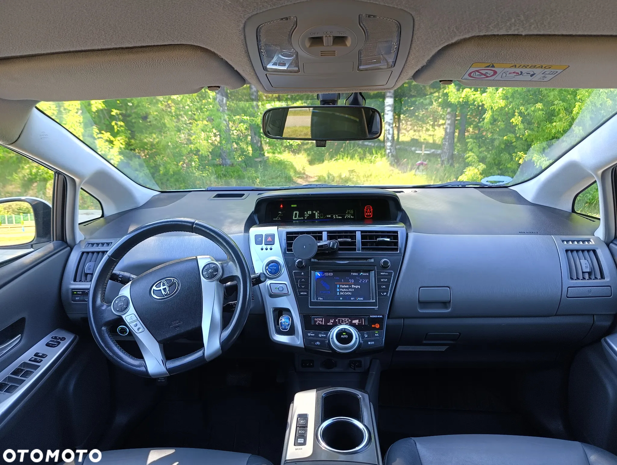 Toyota Prius+ (Hybrid) - 8