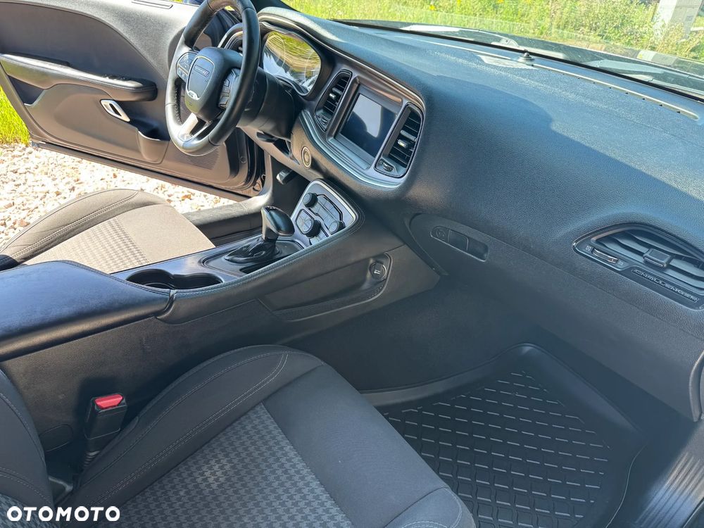 Dodge Challenger 3.6 SXT - 27