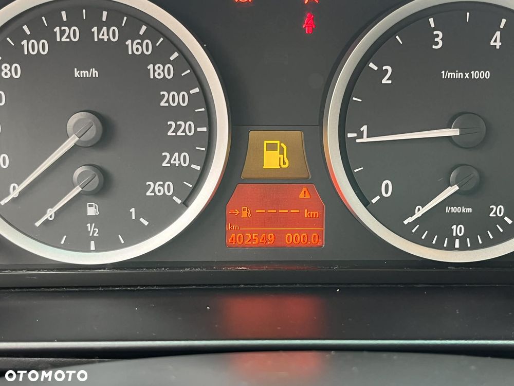 BMW Seria 5 520i - 20