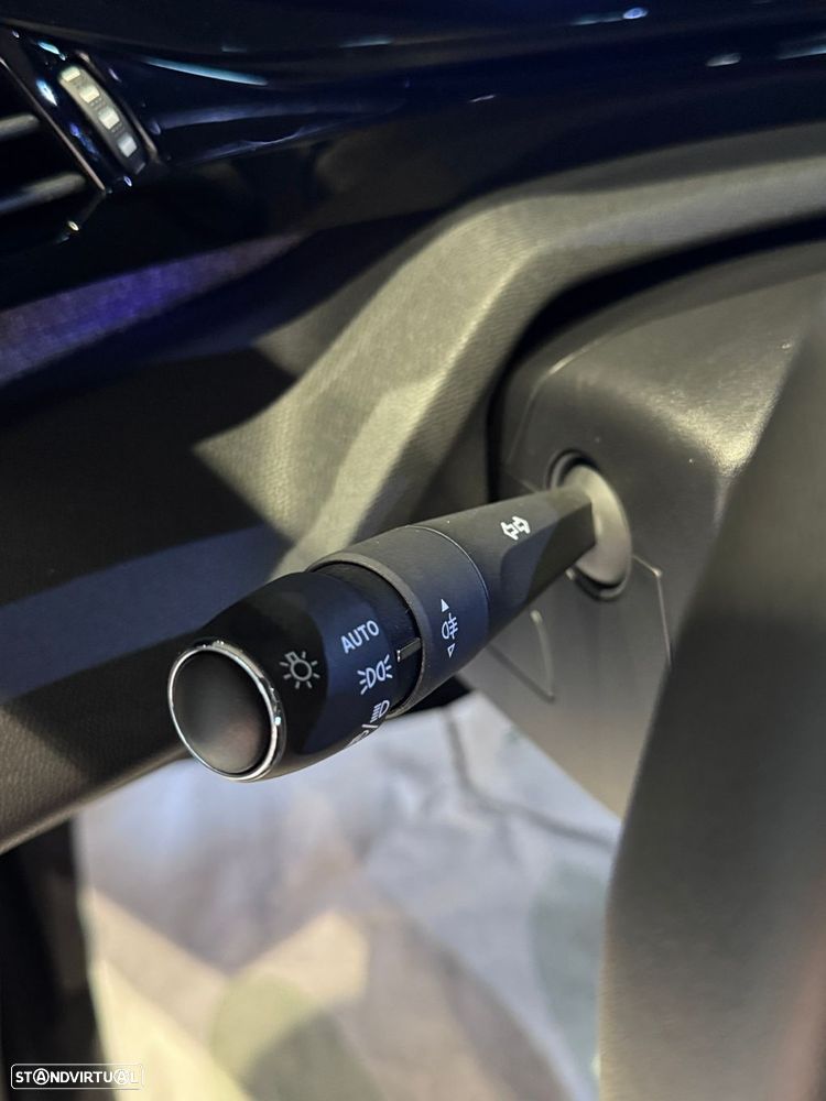 Peugeot 408 1.2 PureTech Allure Pack EAT8 - 40