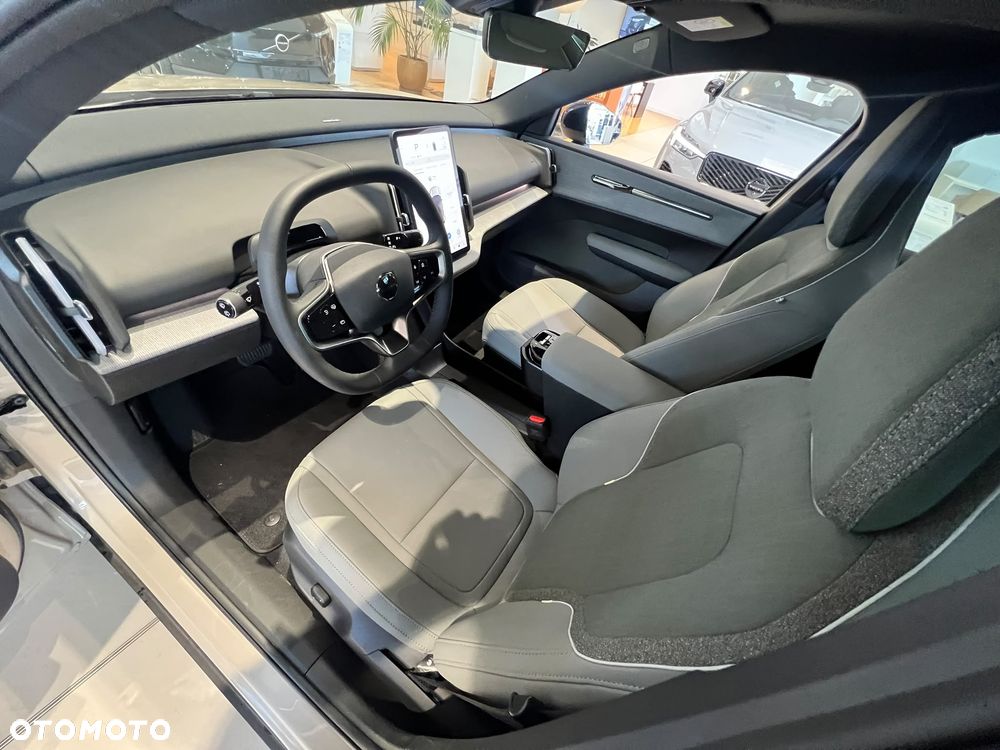 Volvo EX30 69kWh Twin Motor Plus - 24