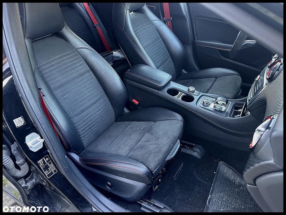 Mercedes-Benz Klasa A 45 AMG 4-Matic - 26