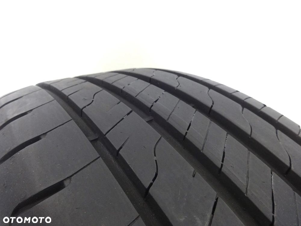 215/55/17 Goodyear EfficientGrip Performance 2 - 4