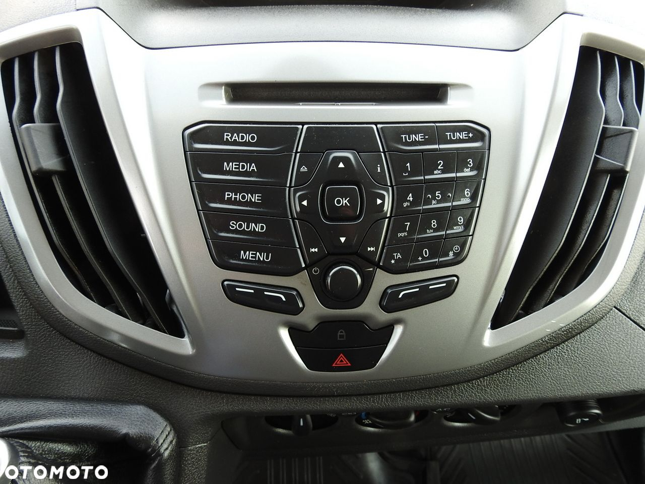 Ford TRANSIT  KONTENER WINDA 8 PALET TEMPOMAT LEDY BLIŹNIACZE KOŁA KLIMATYZACJA  170KM - 36