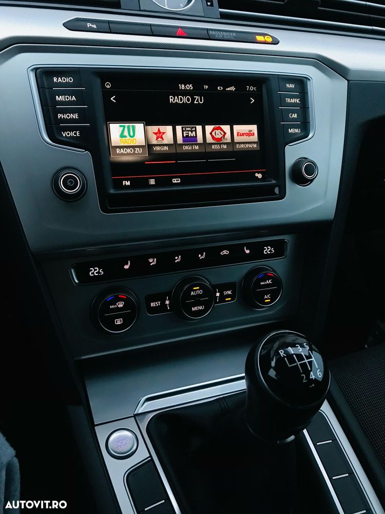 Volkswagen Passat 2.0 TDI Comfortline - 11