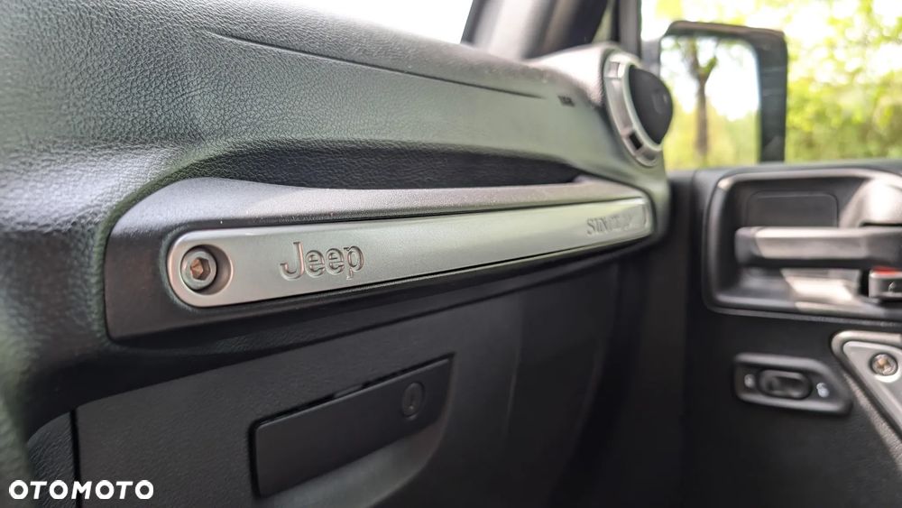 Jeep Wrangler 3.6 Unlim Rubicon - 31