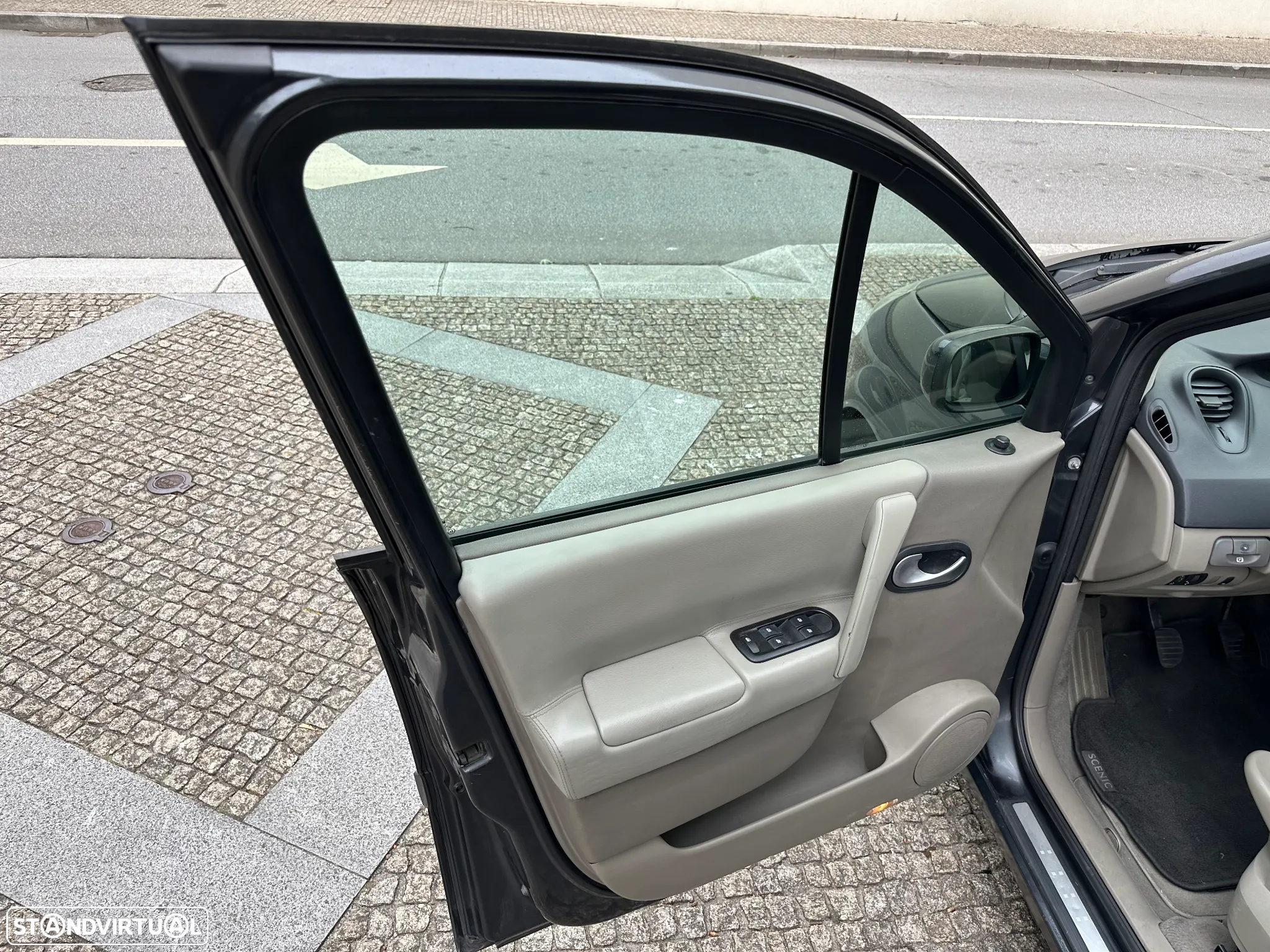 Renault Grand Scénic 1.5 dCi SL Exclusive II - 12
