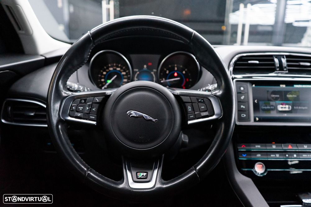 Jaguar F-Pace 20d AWD Aut. R-Sport - 6