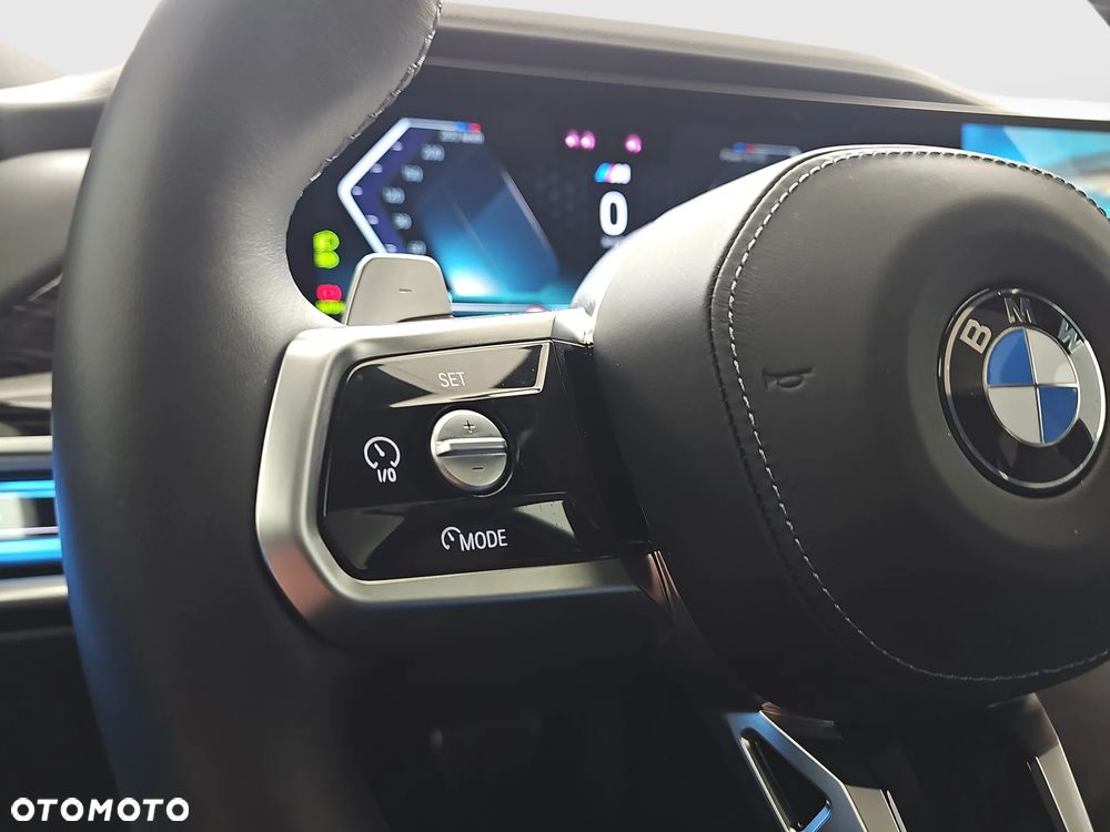 BMW Seria 7 - 16