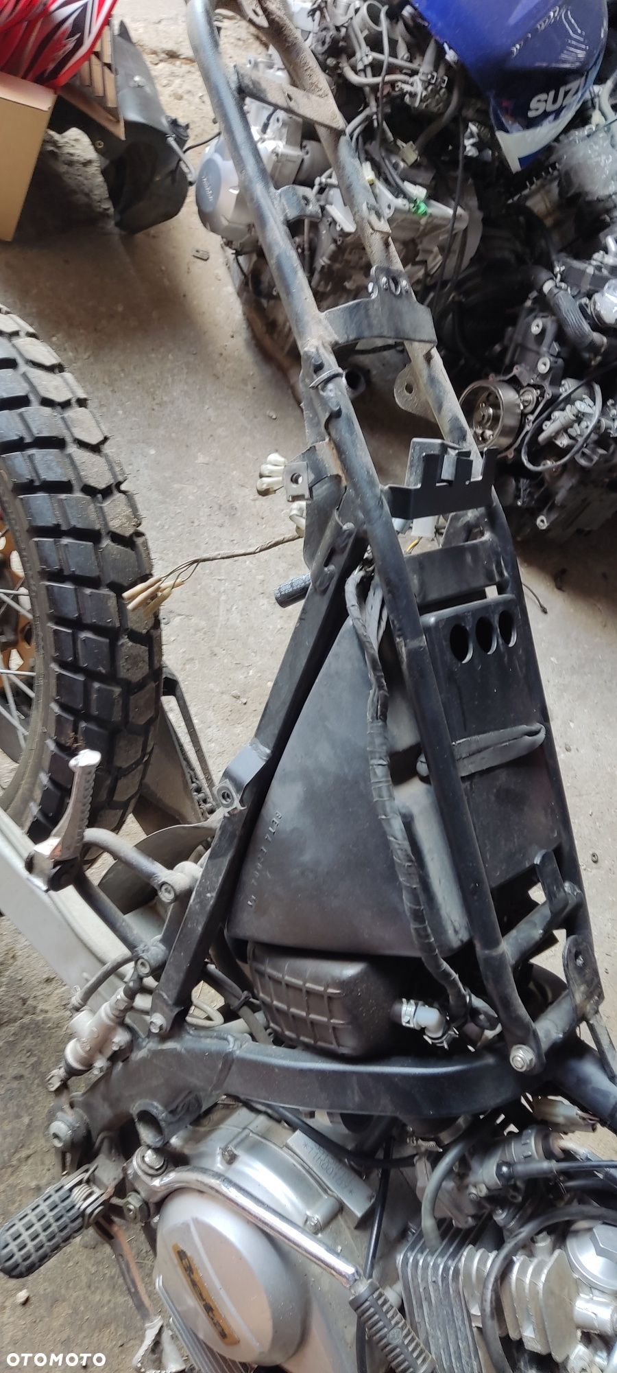 Beta 125 ogon stelaż airbox 2013 - 1