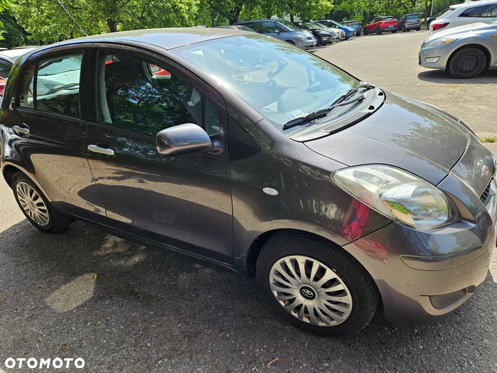 Toyota Yaris 1.33 Luna - 2