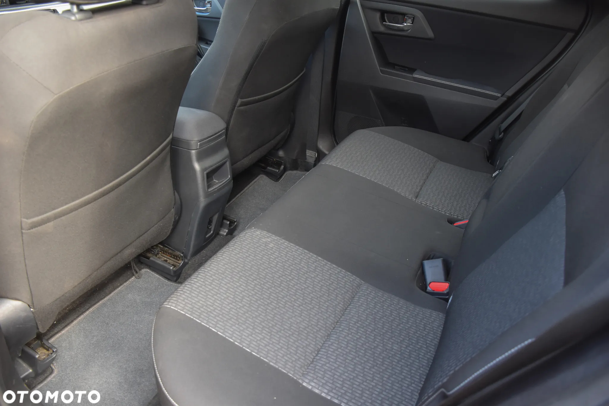 Toyota Auris 1.6 Premium + - 36
