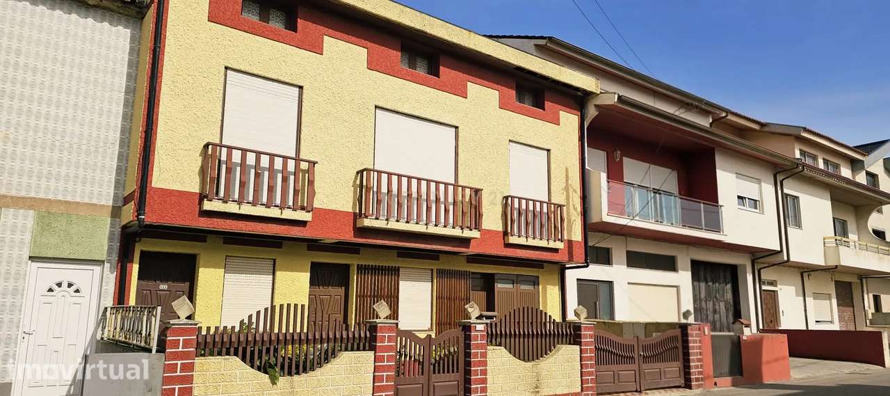 Andar Moradia T2 em Segunda Linha de Mar na Aguçadoura, Póvoa de Varzi - Grande imagem: 2/32