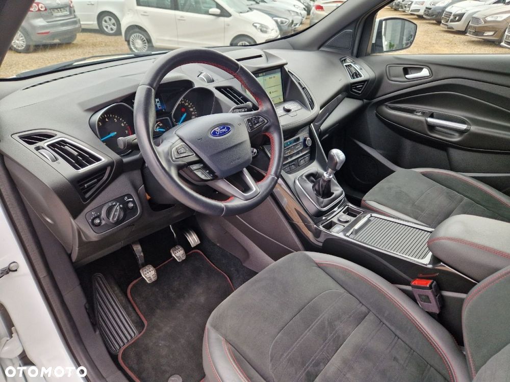 Ford Kuga 1.5 EcoBoost 2x4 ST-Line - 6