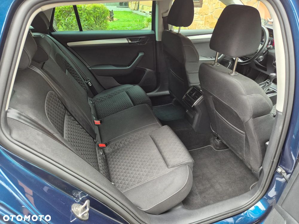 Skoda Superb 2.0 TDI DSG Ambition - 23