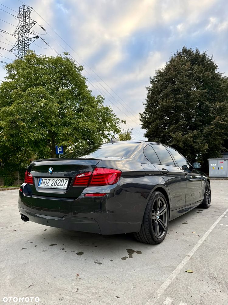 BMW Seria 5 525d xDrive - 6