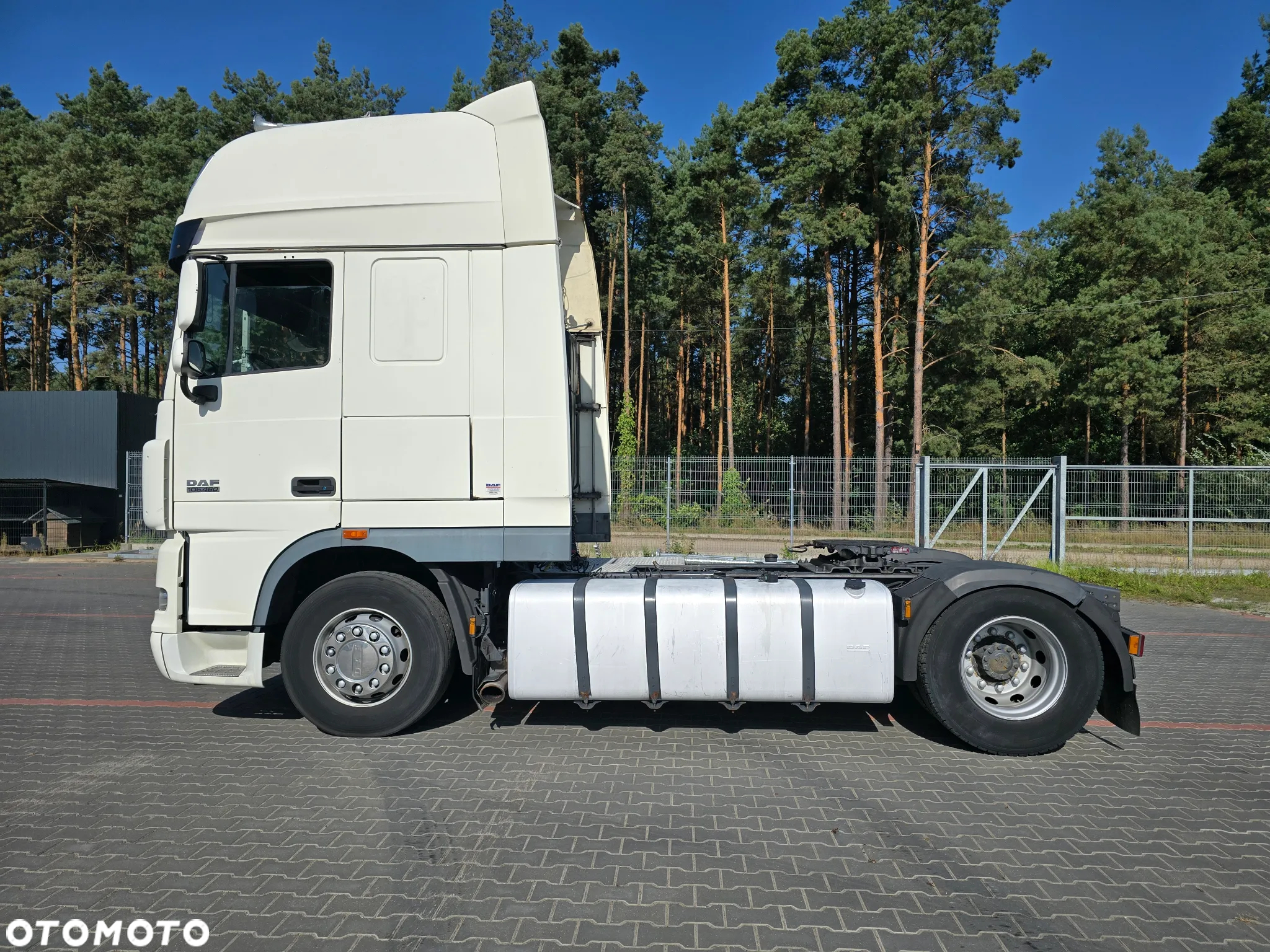 DAF XF 105 460 * MANUAL* 2011 * STANDARD * SUPER SPACE CAB Hydraulika - 2