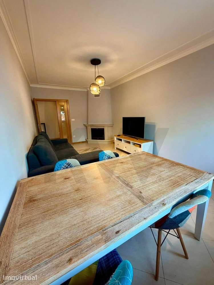 Apartamento T1 Mobilado com Varanda e Garagem | Camarate - Grande imagem: 5/14