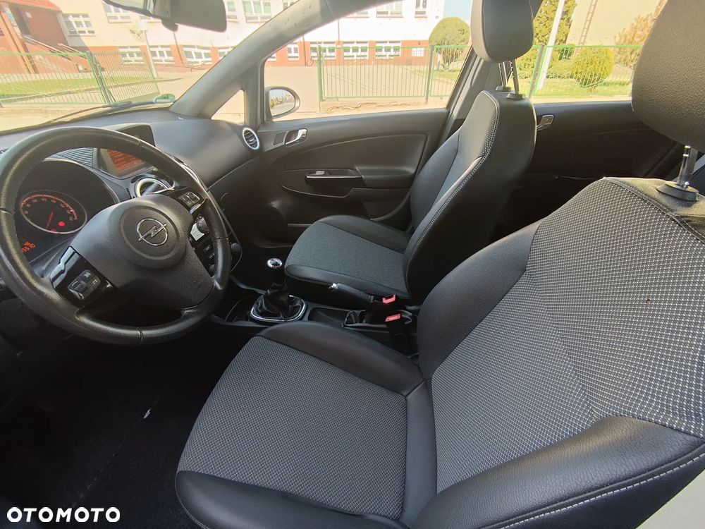 Opel Corsa 1.4 16V Edition - 11