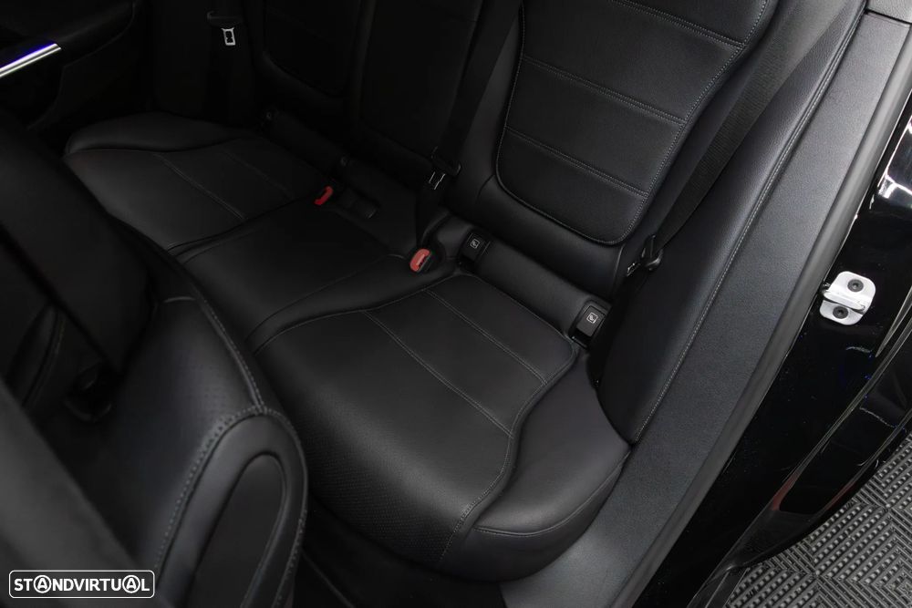 Mercedes-Benz C 300 d AMG Line - 37