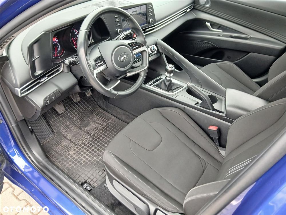 Hyundai Elantra 1.6 Smart - 9