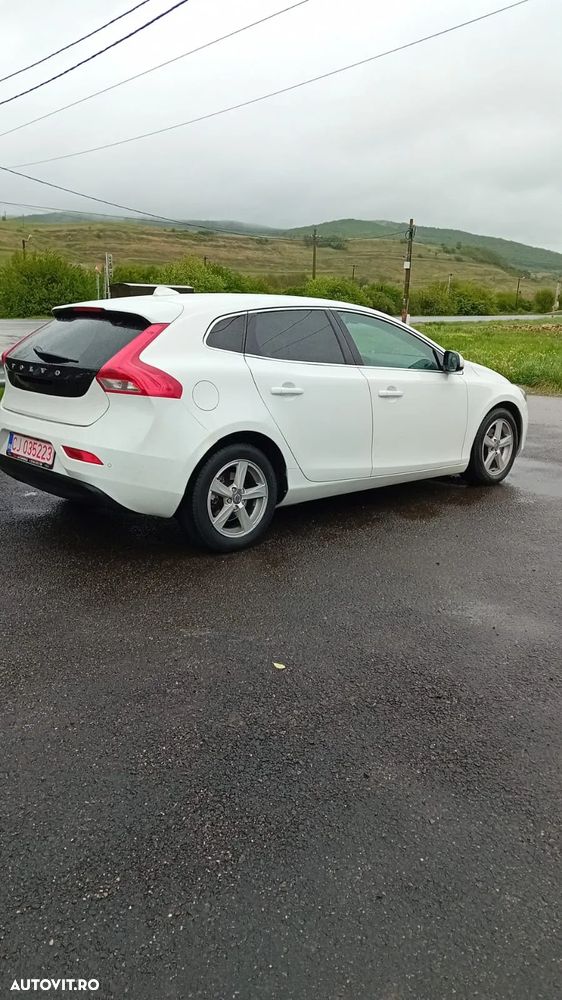 Volvo V40 Cross Country D2 Momentum - 1