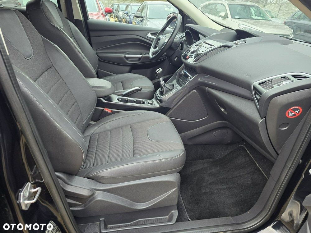 Ford Kuga 1.6 EcoBoost 2x4 Titanium - 9