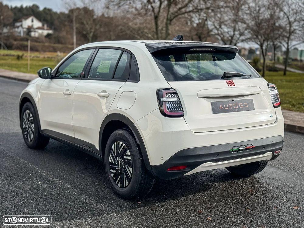 Fiat 600e 54 kWh (RED) - 8