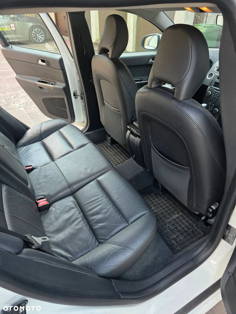 Volvo V50 D2 R-Design - 11
