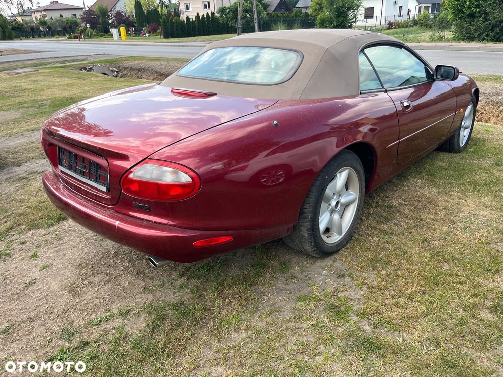 Jaguar XK8 - 2