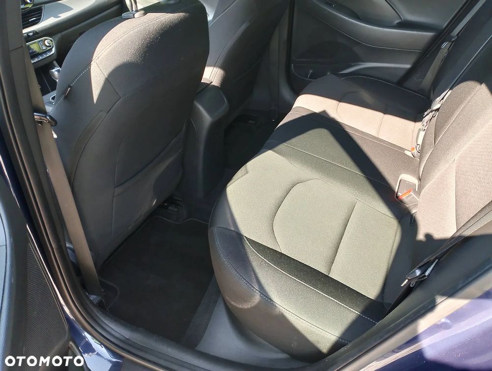 Hyundai i30 1.6 D Comfort DCT - 28