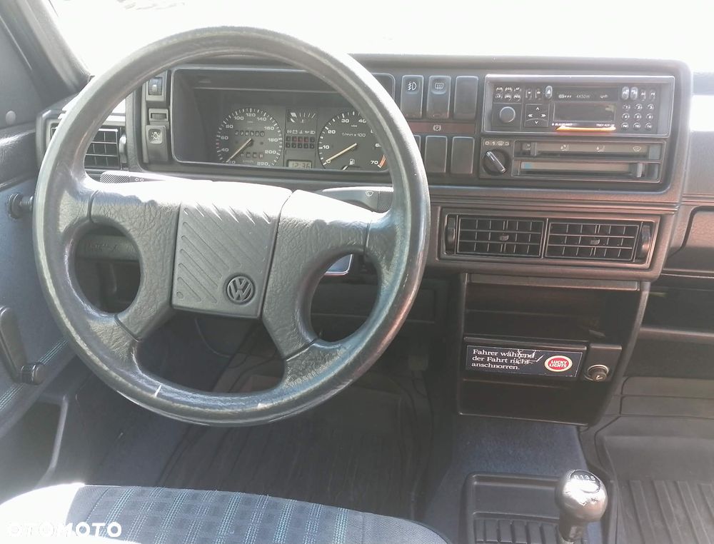Volkswagen Golf 1.6 CL - 29
