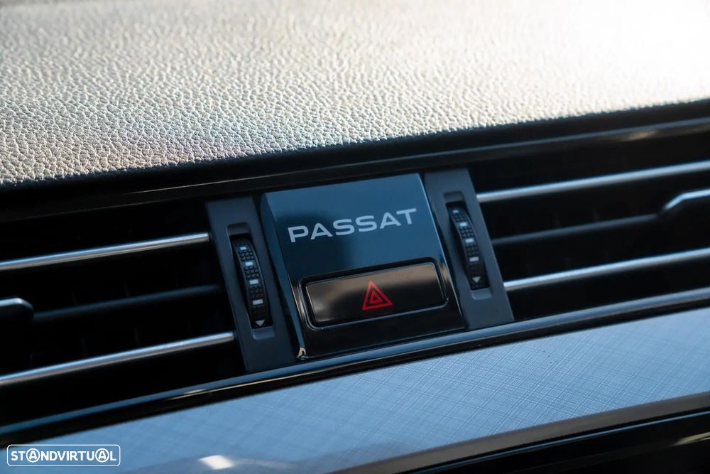 VW Passat Variant 2.0 TDi Elegance DSG - 24