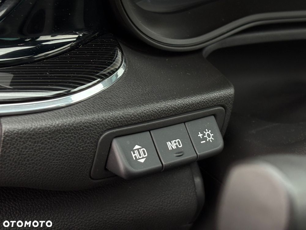 Opel Insignia - 35