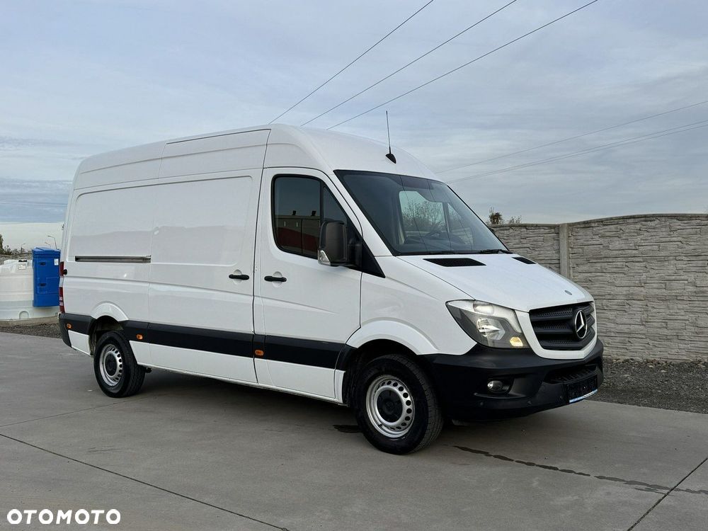 Mercedes-Benz Sprinter - 2