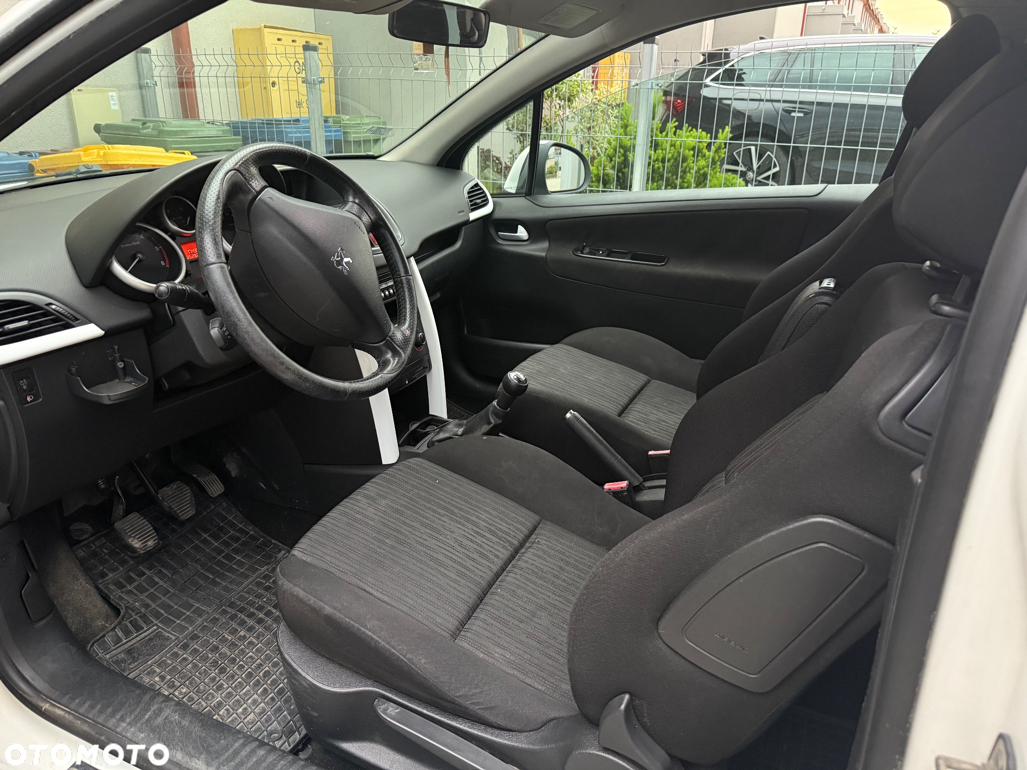 Peugeot 207 - 8