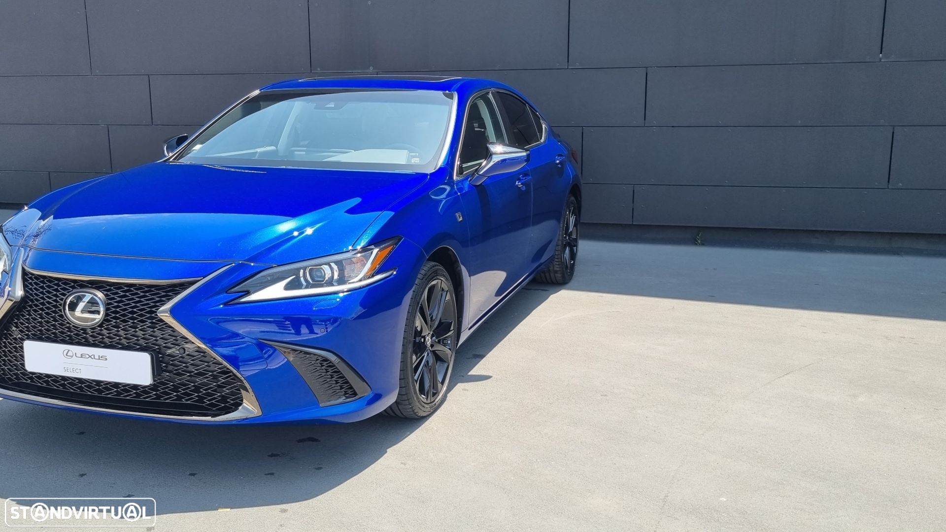 Lexus ES 300h Sport - 1