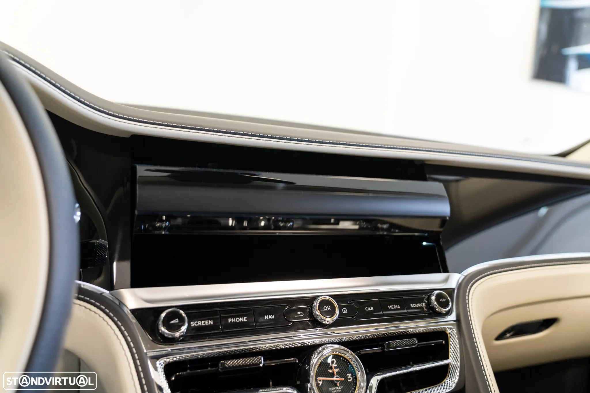 Bentley Flying Spur V8 Azure - 26