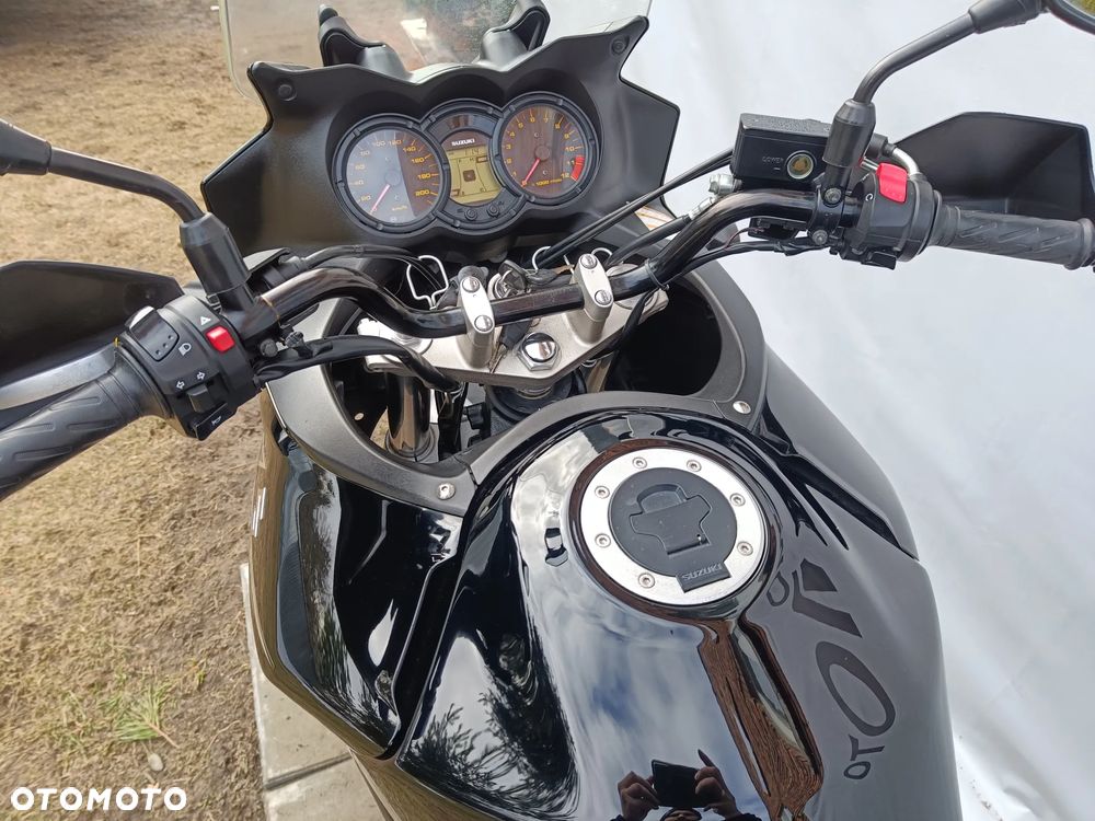 Suzuki V-STROM - 17