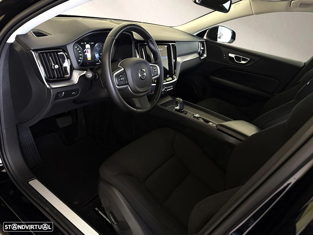 Volvo V60 2.0 B4 Momentum Geartronic - 5