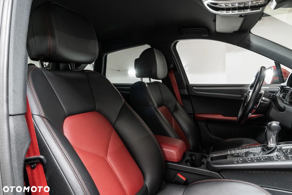Porsche Macan Standard - 30