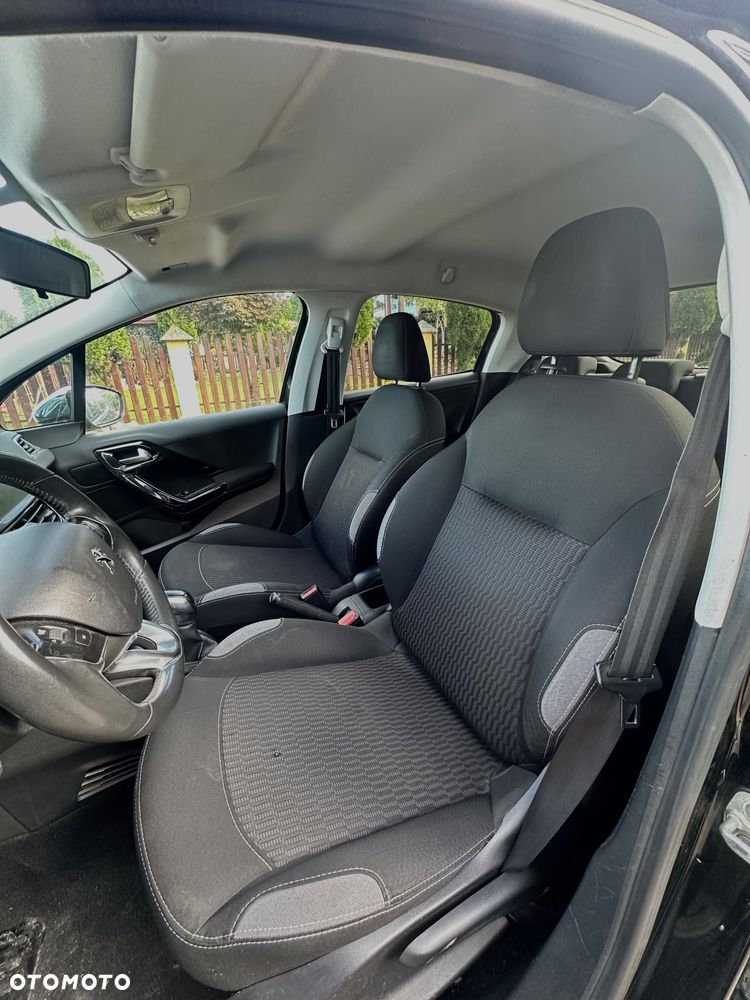 Peugeot 208 - 7