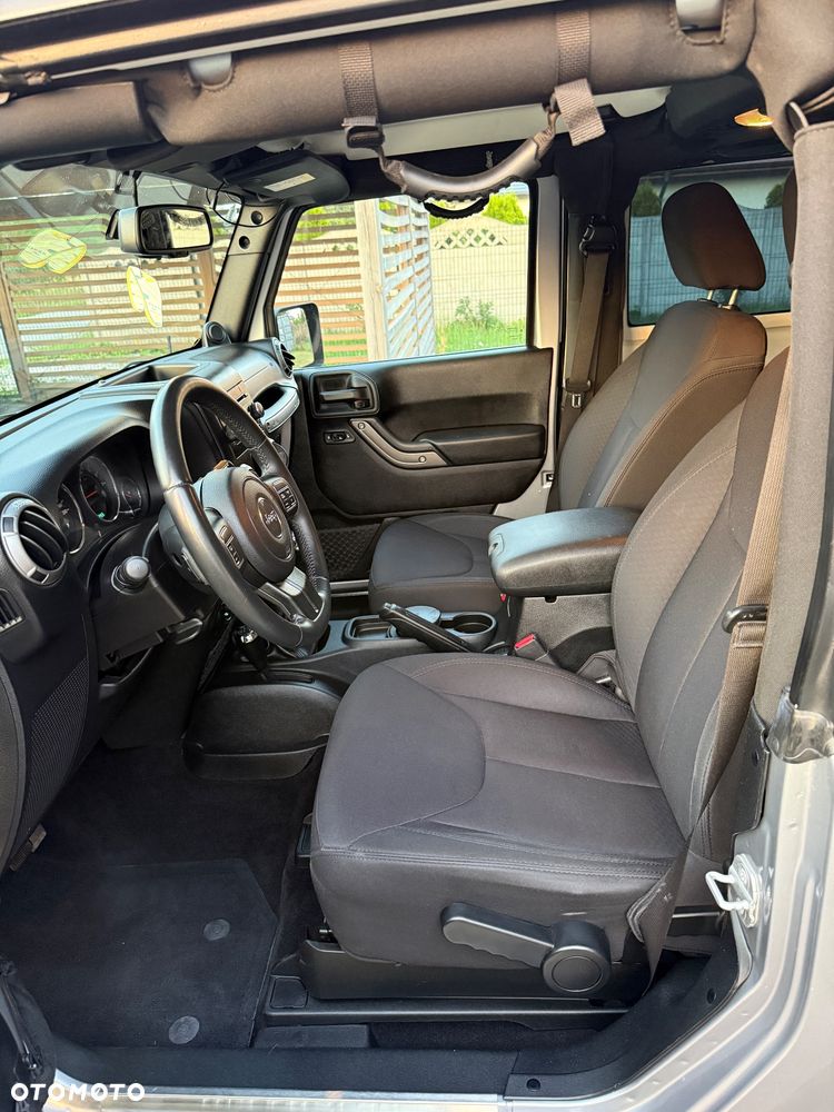 Jeep Wrangler - 6