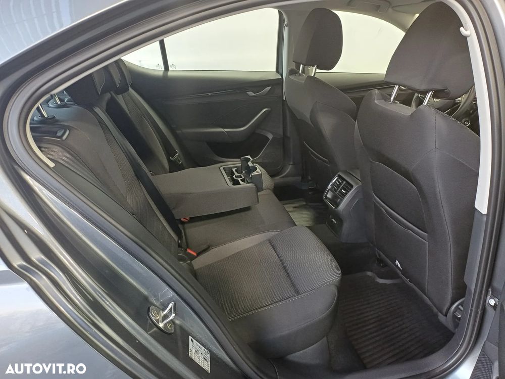 Skoda Octavia 2.0 TDI 150 CP DSG Selection - 28